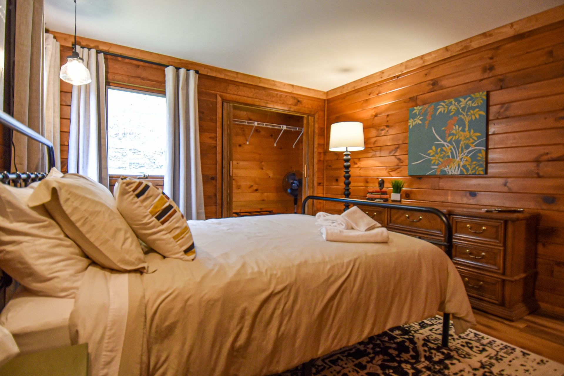 Lower Level Bedroom — Queen