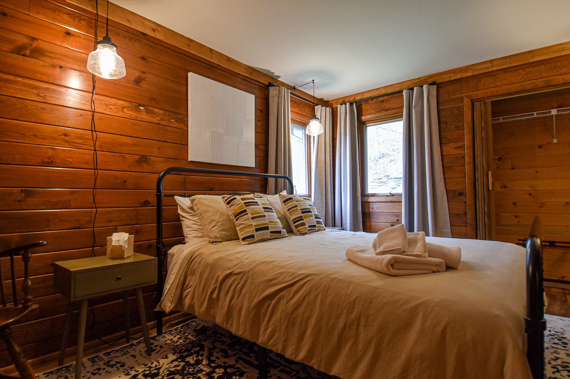Lower Level Bedroom — Queen