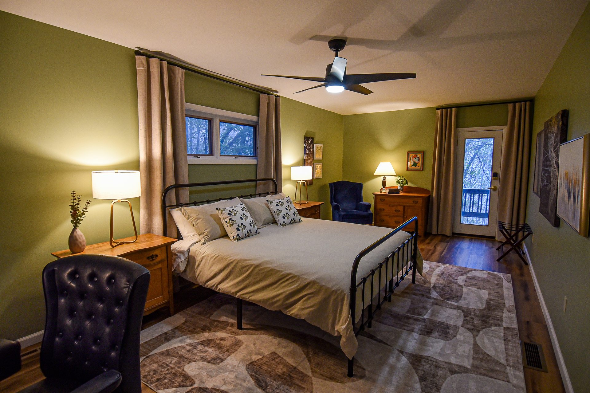 Primary Bedroom — King Suite
