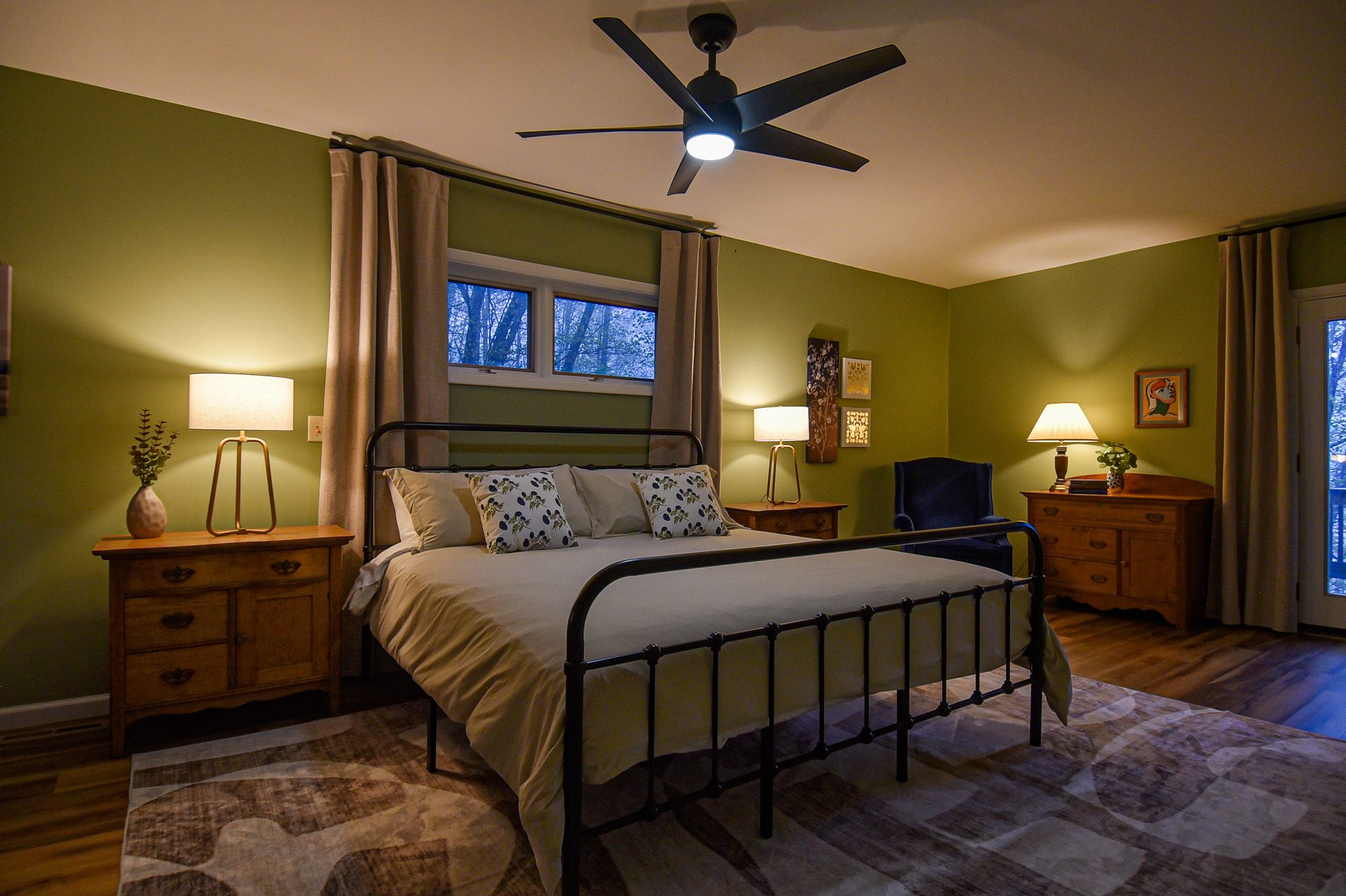 Primary Bedroom — King Suite