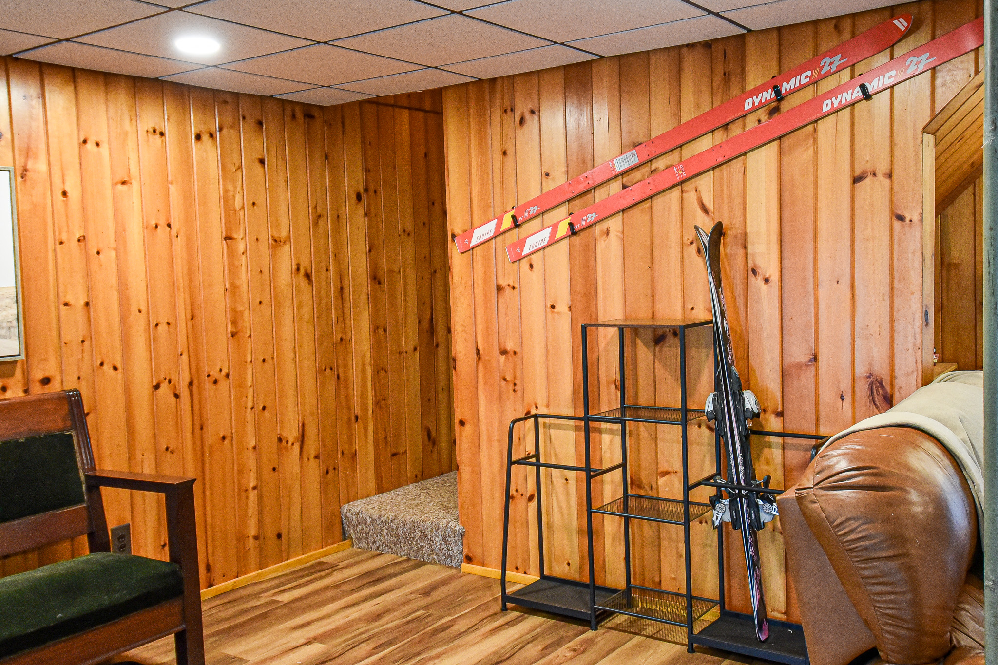 Ski gear room