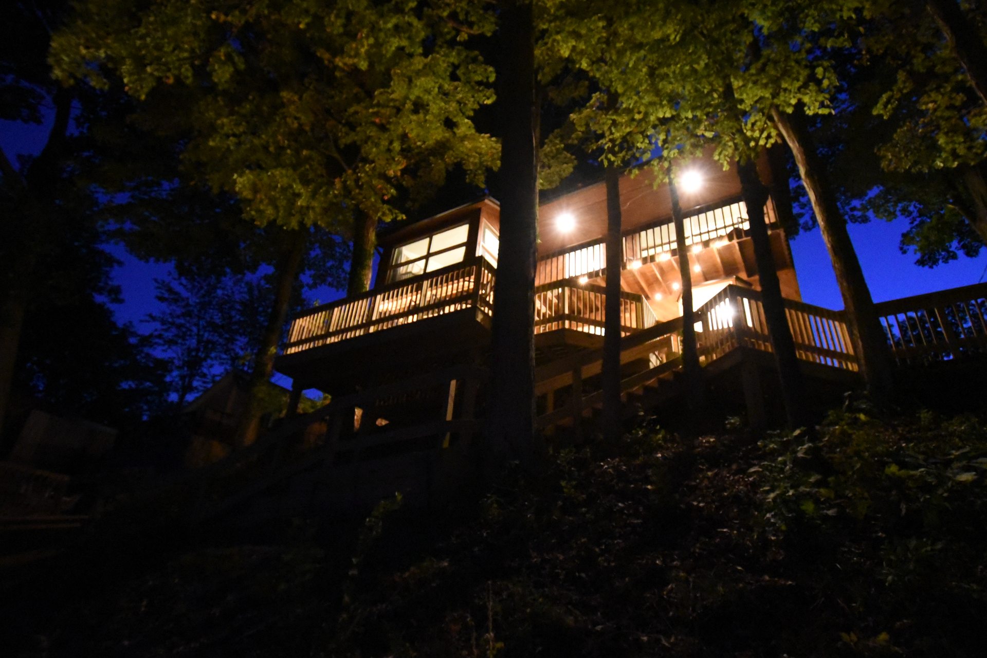 Exterior & Arrival
